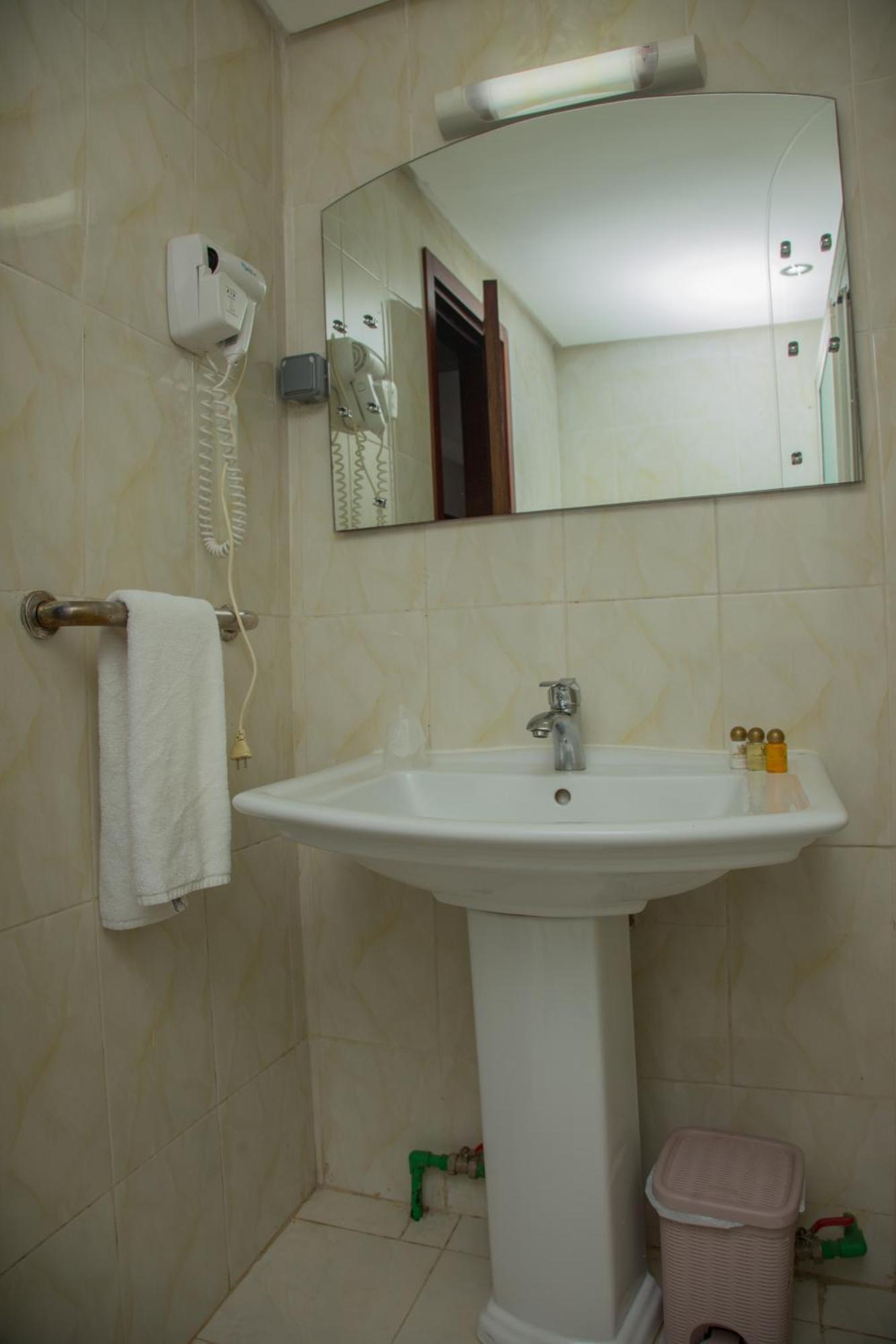 Hotel La Rose Blanche Abidjan Eksteriør bilde