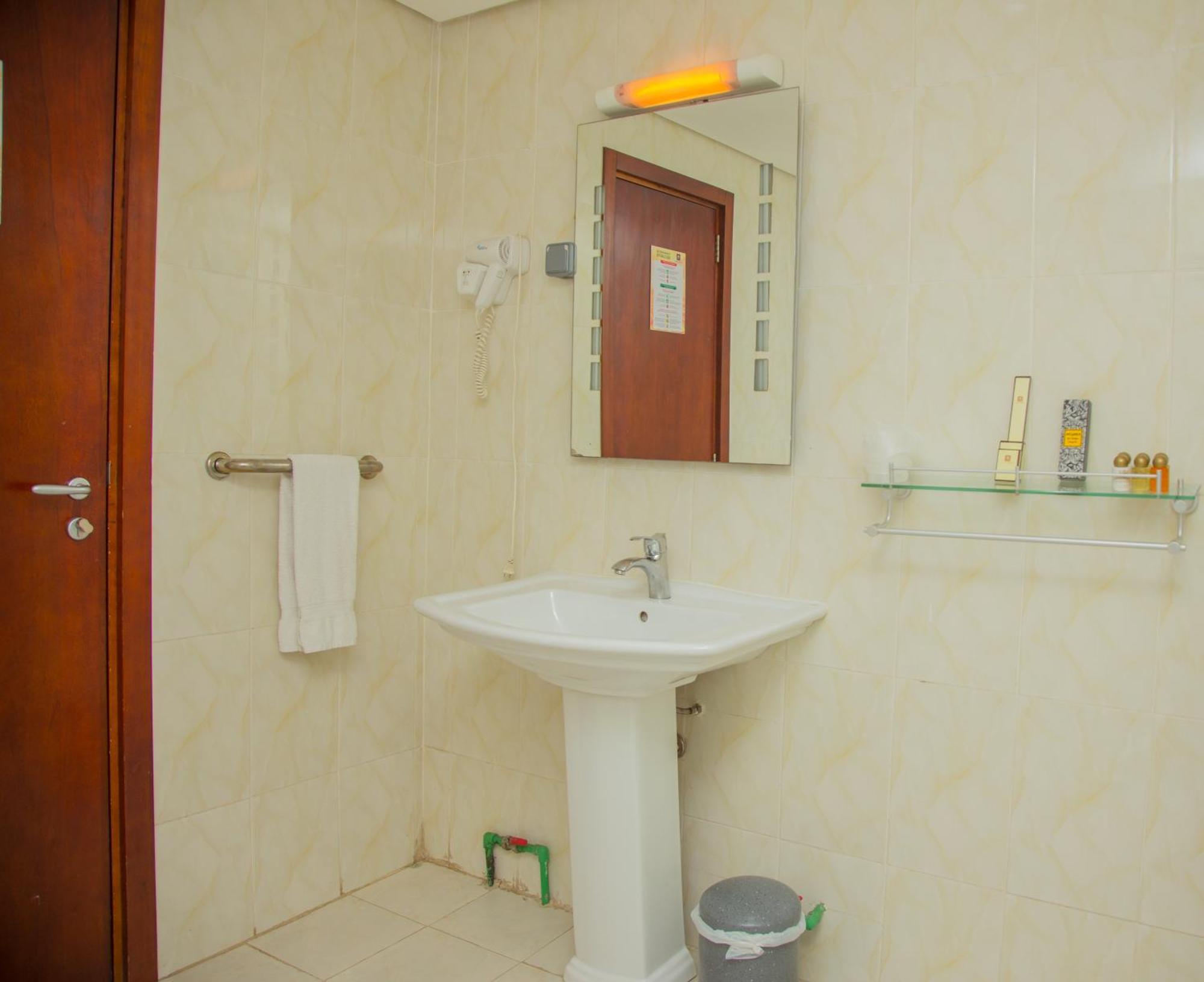 Hotel La Rose Blanche Abidjan Eksteriør bilde